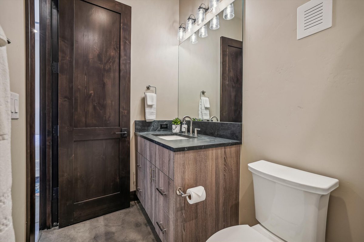 Bathroom, The Crowne Summit, Breckenridge Vacation Rental
