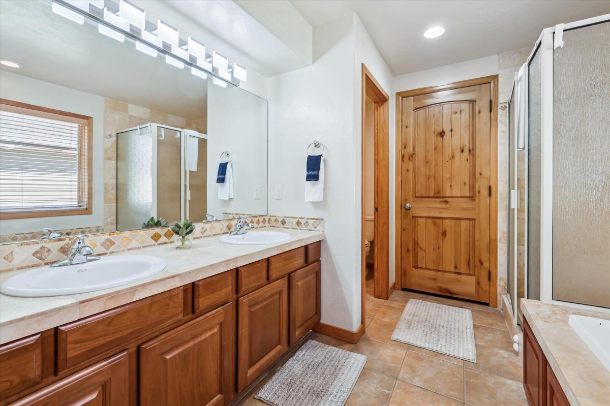 Bathroom, Legend Lake Lookout, Silverthorne Vacation Rental