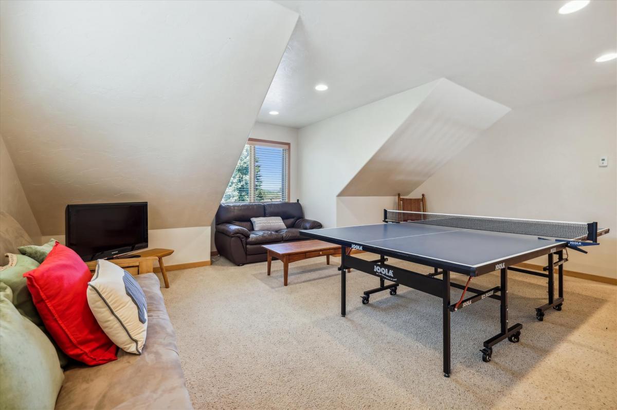 Game Room, Legend Lake Lookout, Silverthorne Vacation Rental