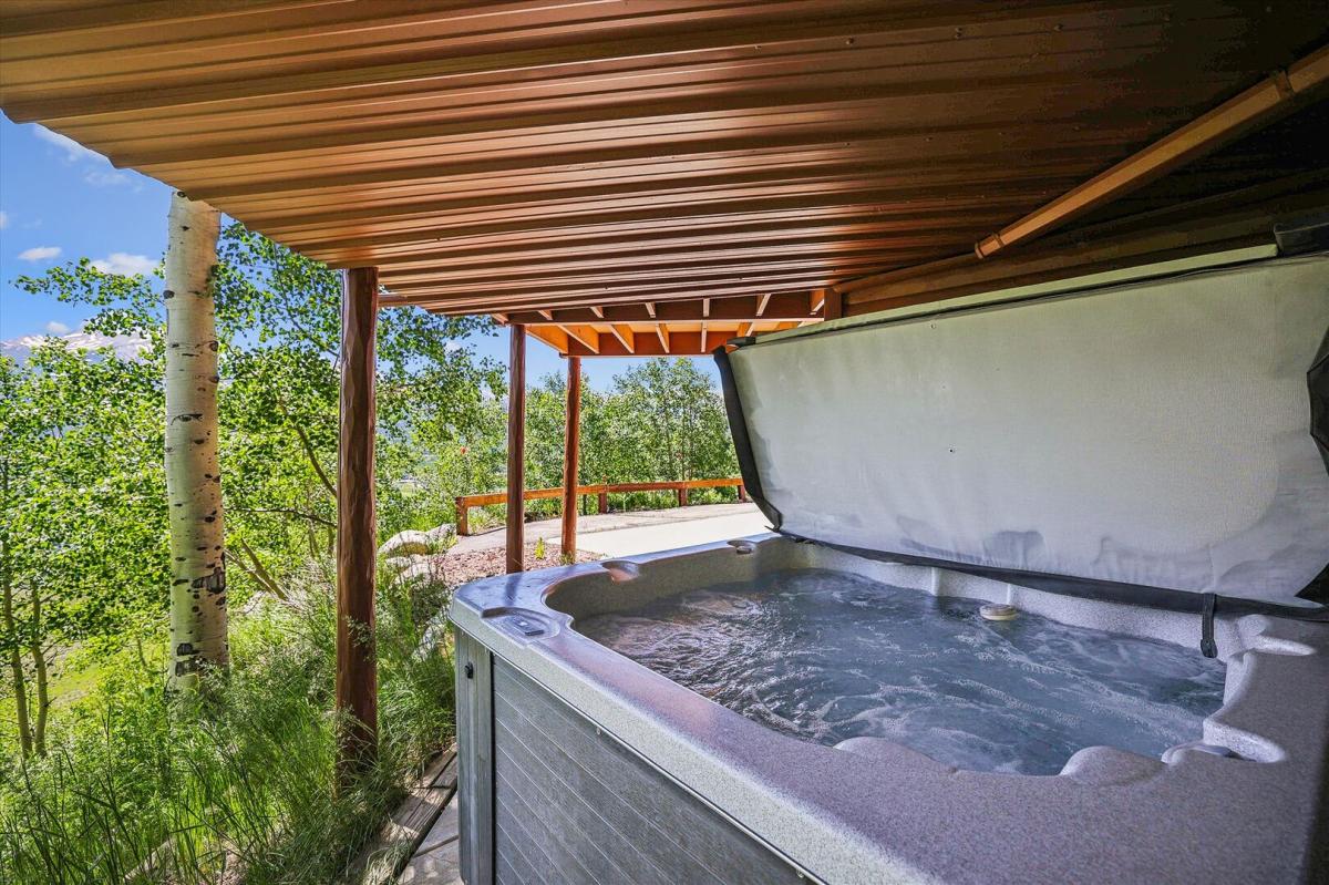 Hot Tub - Hamilton Creek Cabin - Silverthorne Vacation Rental