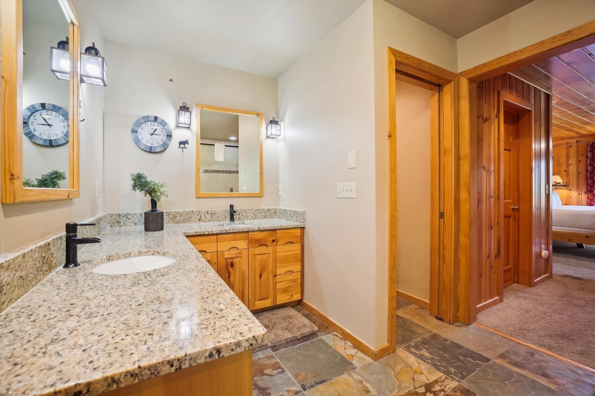 Bathroom - Hamilton Creek Cabin - Silverthorne Vacation Rental