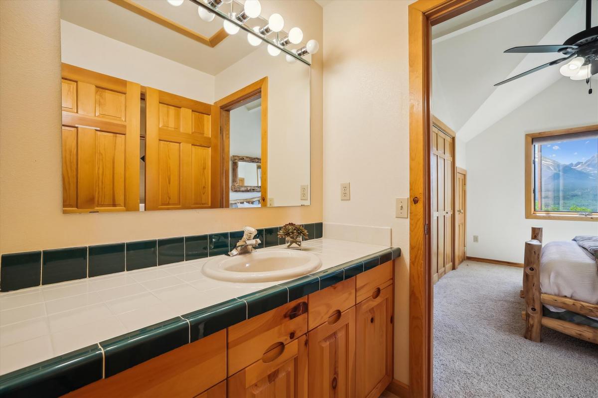 Bathroom - Hamilton Creek Cabin - Silverthorne Vacation Rental