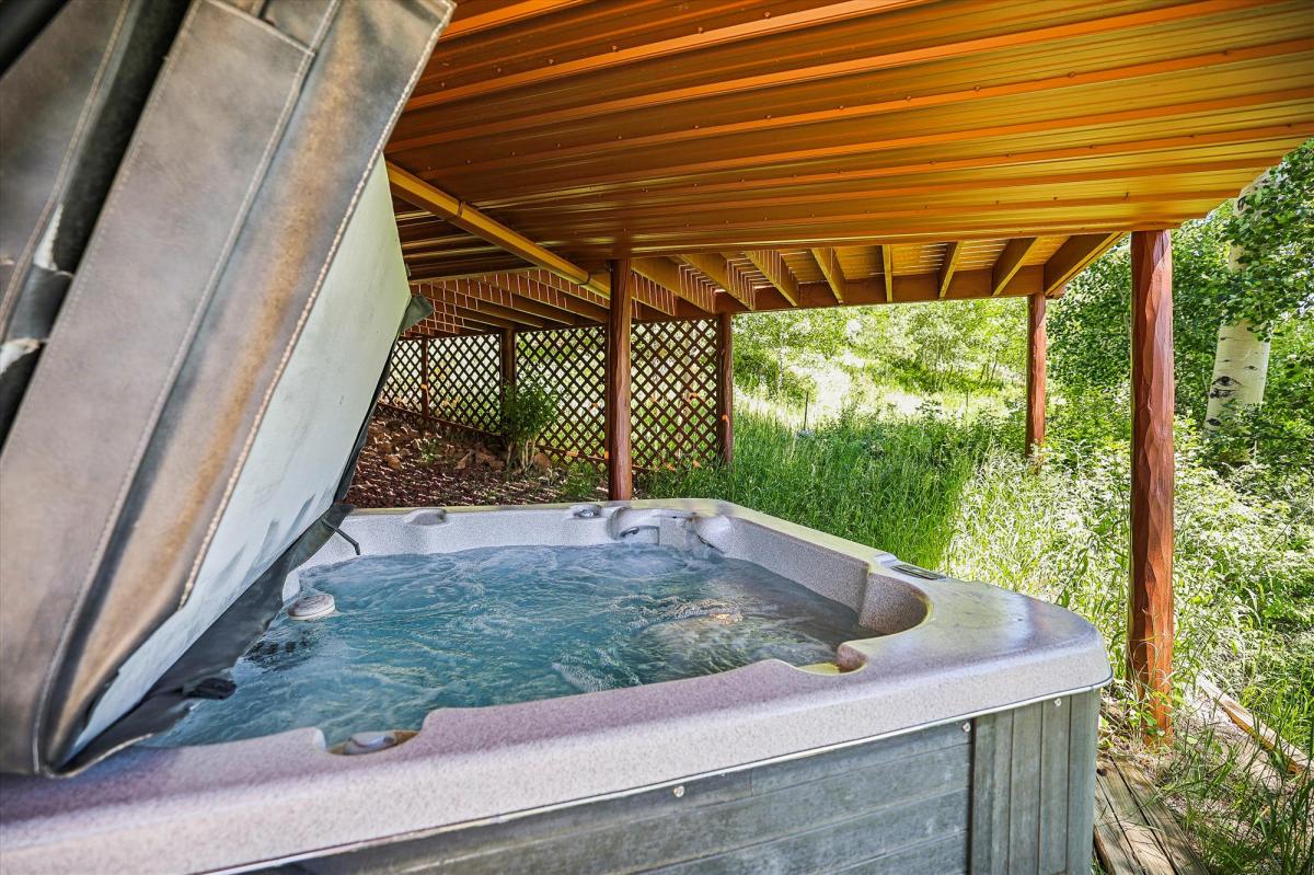 Hot Tub - Hamilton Creek Cabin - Silverthorne Vacation Rental