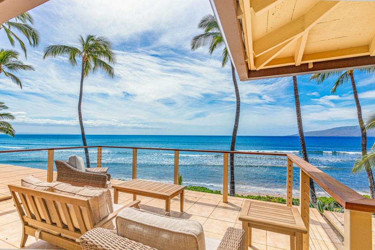 The private lanai is perfect for your morning coffee, quiet time, sun bathing, or whatever you want to indulge yourself.