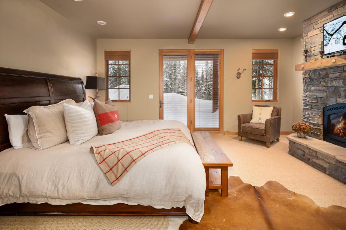 Moonlight Mountain Home | 38B Cowboy Heaven