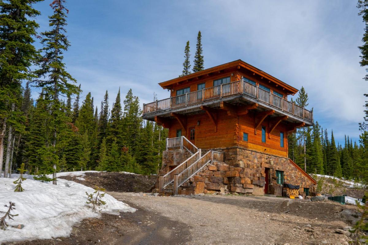 Big Sky Fire Lookout Tower Cabins - Beehive Basin