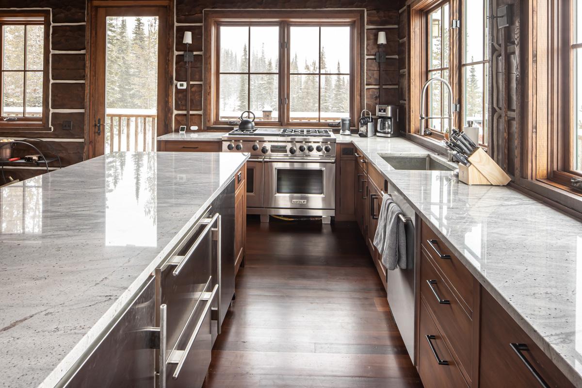 Big Sky Fire Lookout Tower Cabins - Beehive Basin