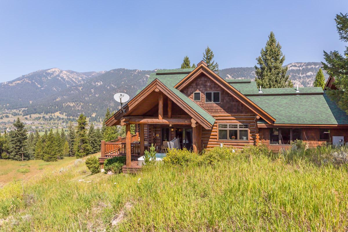 Huckleberry Hideaway
