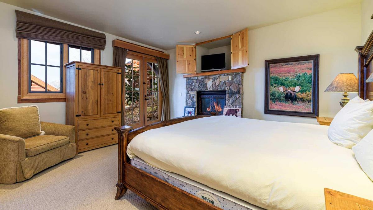 See Forever Cabin 103