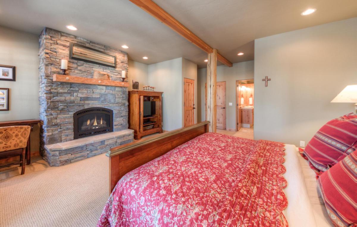Moonlight Mountain Home | 7 Mountain Home