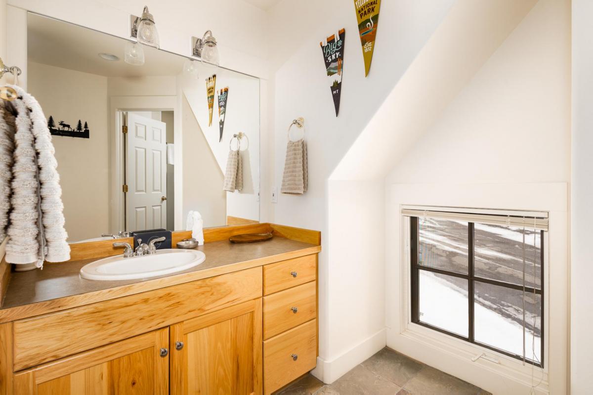 Saddle Ridge Townhome | Unit J1