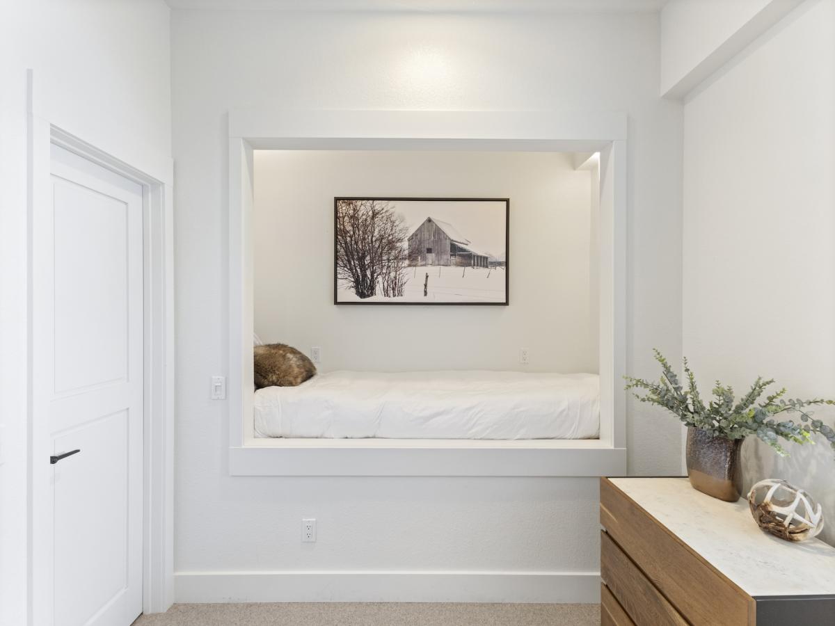 Saddle Ridge Townhome | Unit S1