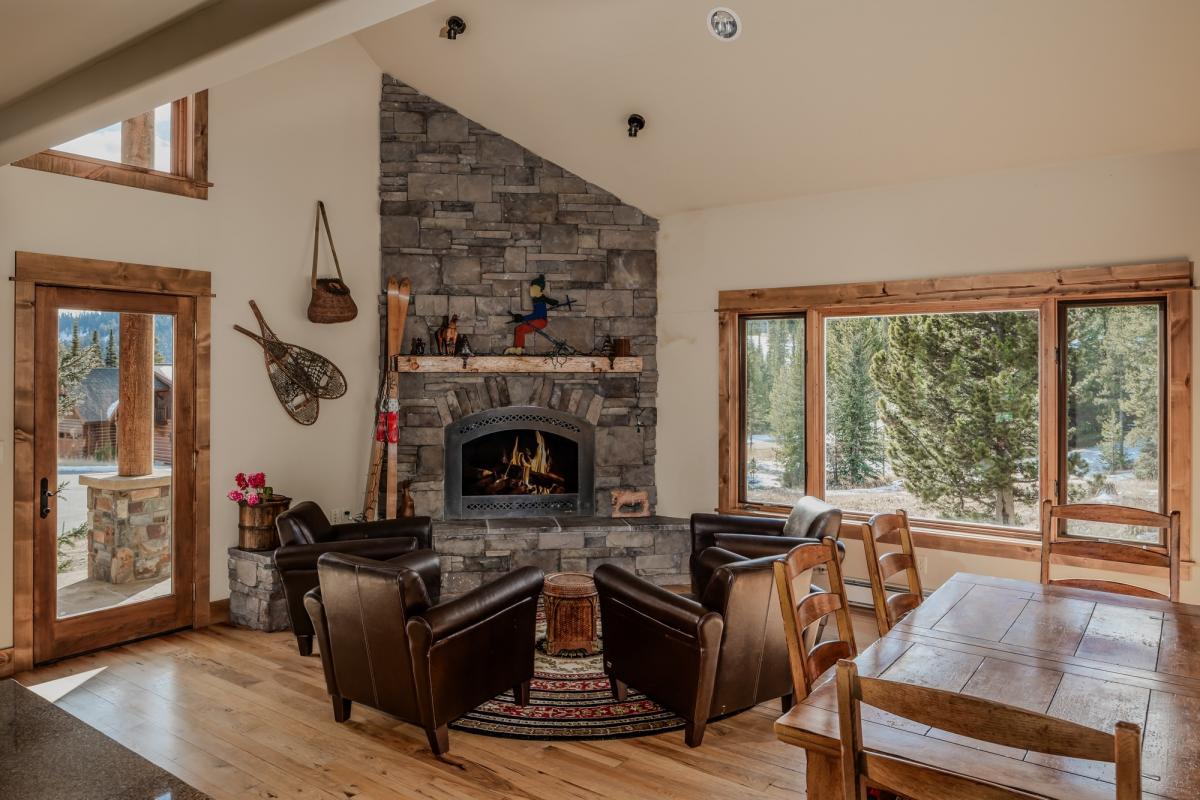 Twin Lift Lodge