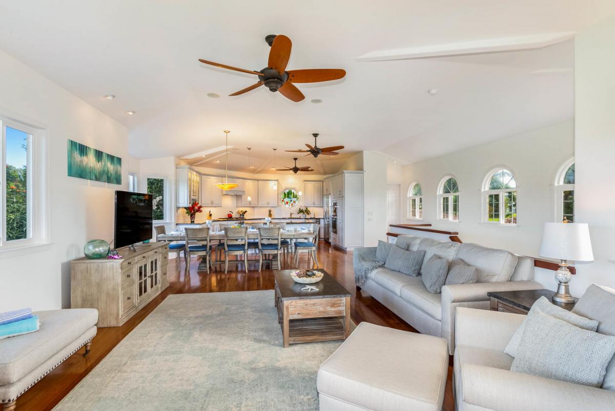 The common area as seen from the lanai