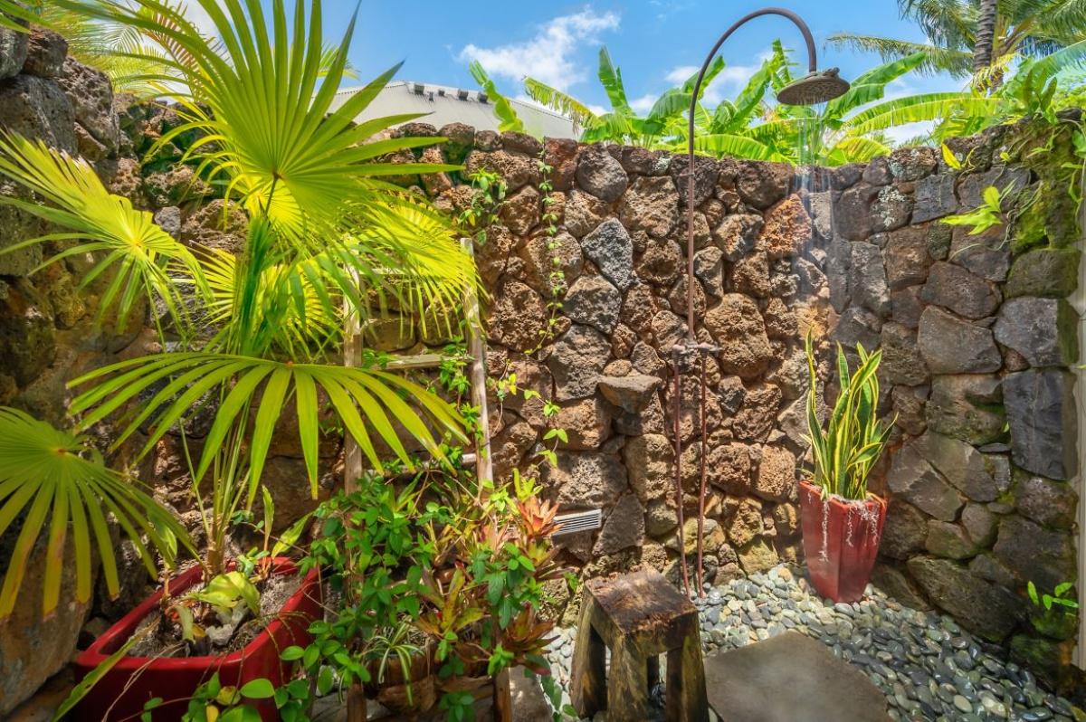 Lodge at Kukui'ula Cottage 9