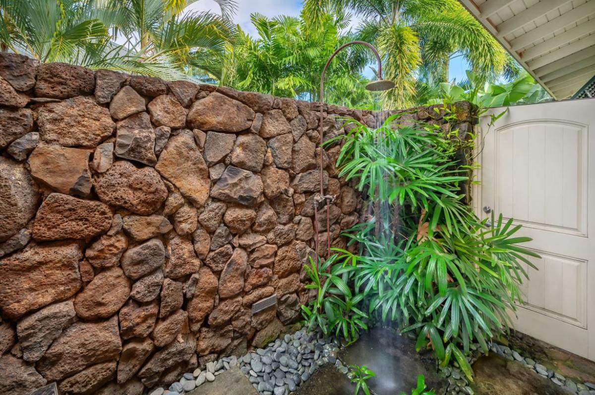 Lodge at Kukui'ula Cottage 12