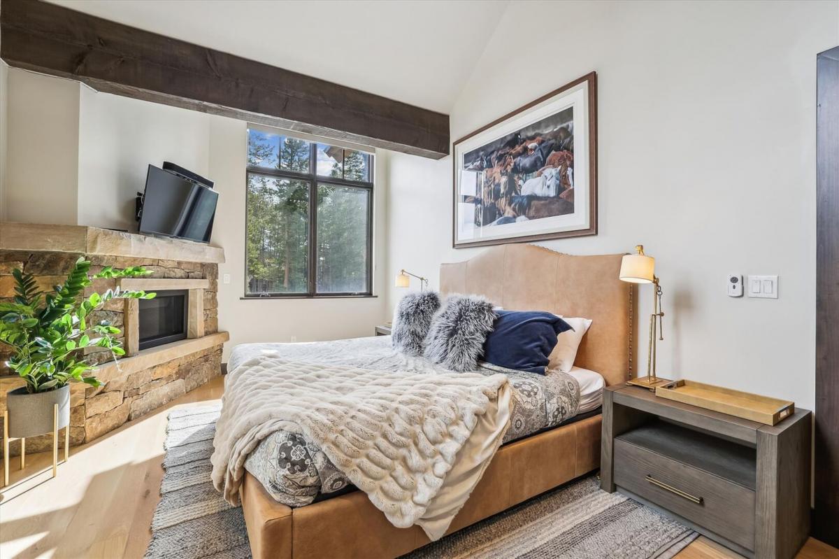 Primary Bedroom - Chateau Breck - Breckenridge Vacation Rental