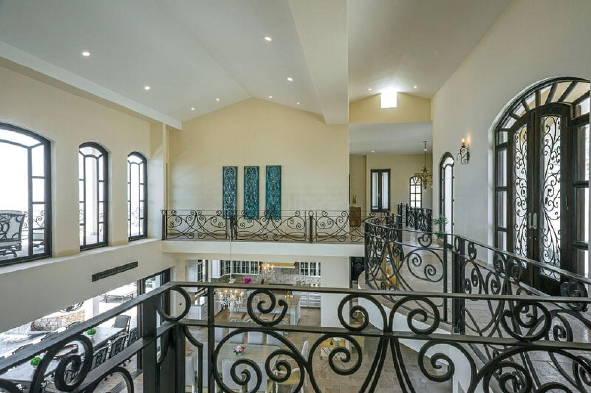 Villa Di Mare - 10 Bedrooms