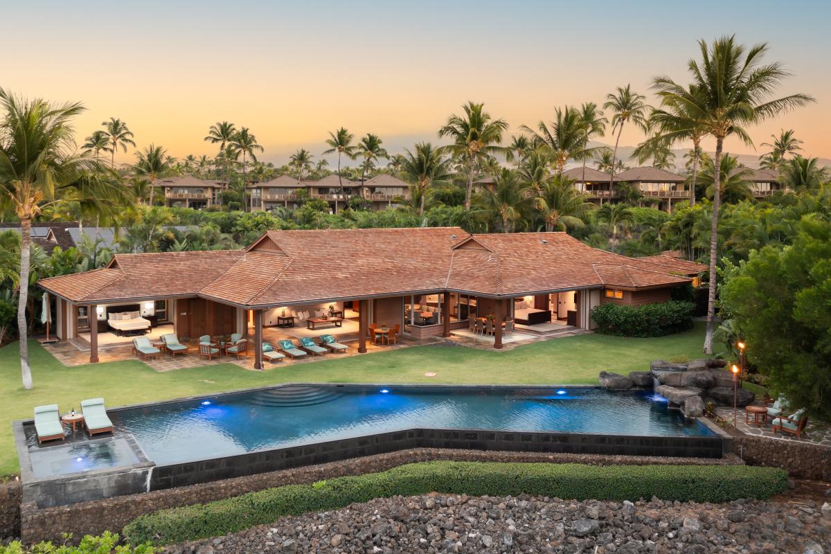 Expansive estate on one of Ke Alaula’s largest lots with private infinity pool.