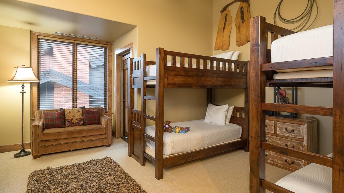 Bedroom 4, Main Level - 3 Twin over twin bunkbeds