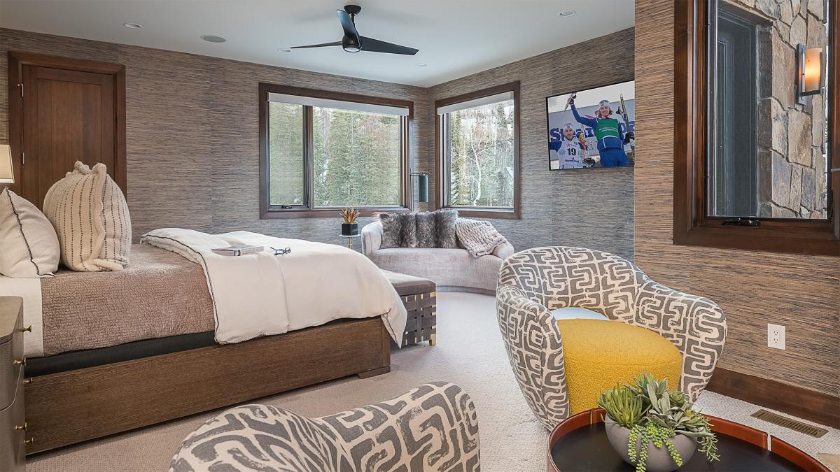 Bedroom 1, Upper Level - Primary suite