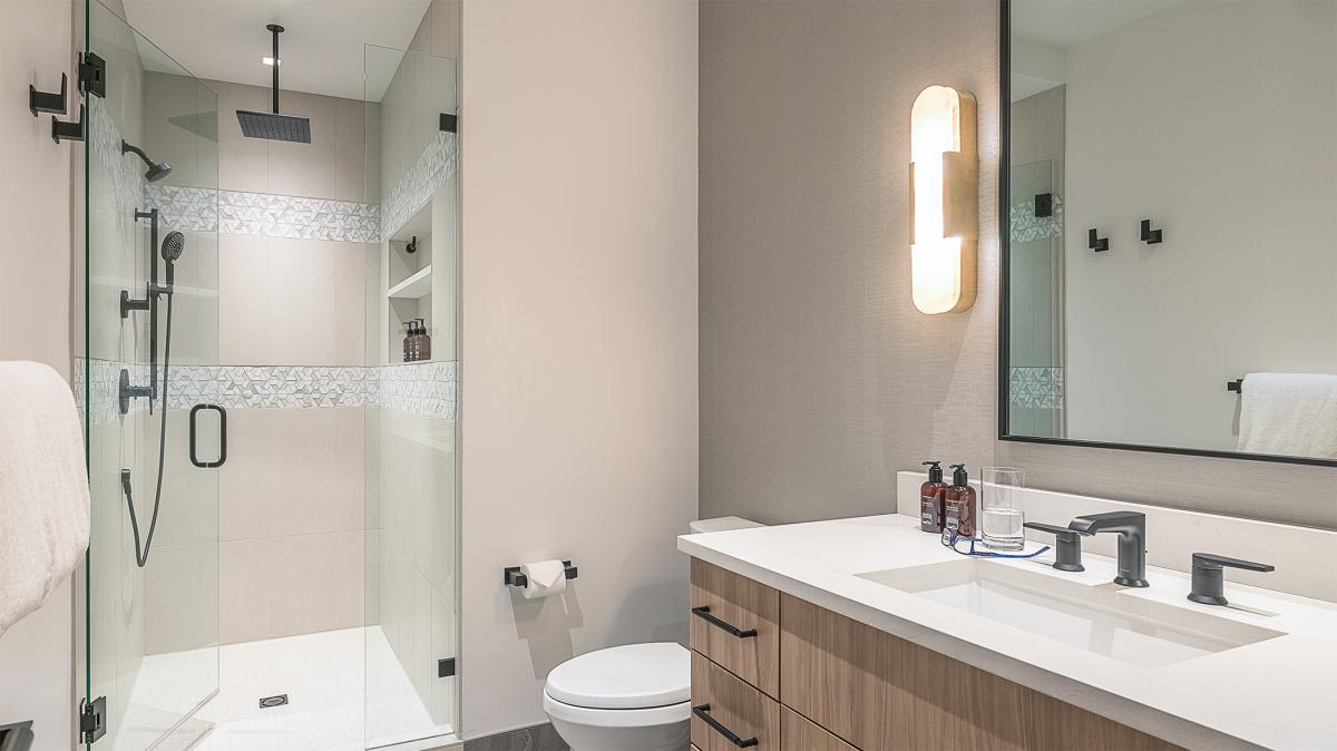 Bedroom 3, Mid-Level - Twin bedroom ensuite