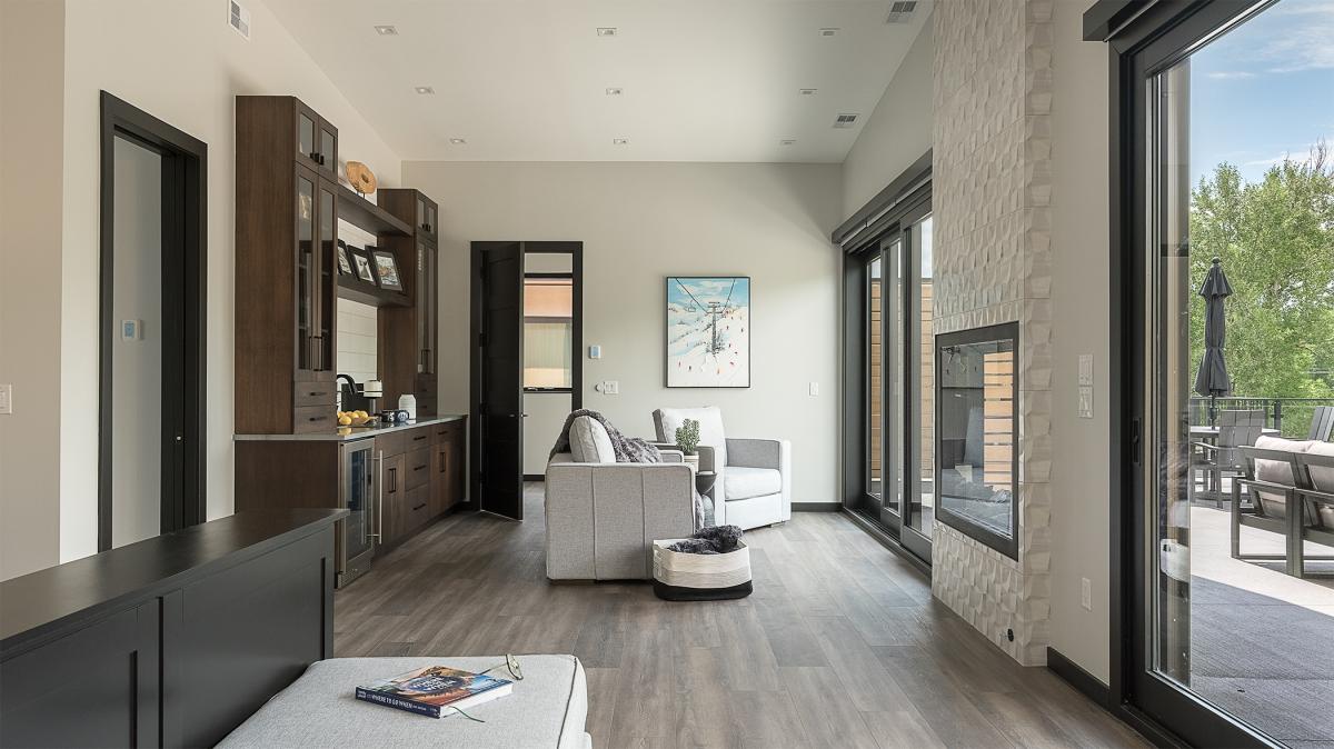 Triple 3 Lodge primary suite