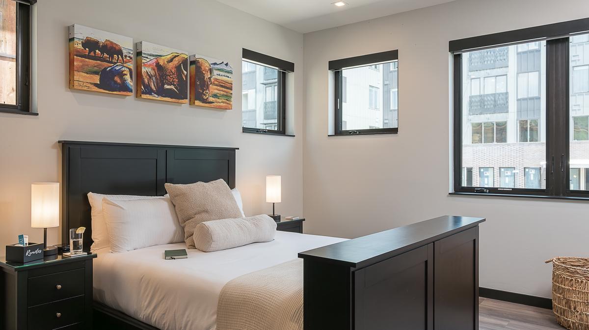 Bedroom 9, Second Level, Triple 3 Lodge - queen suite 1