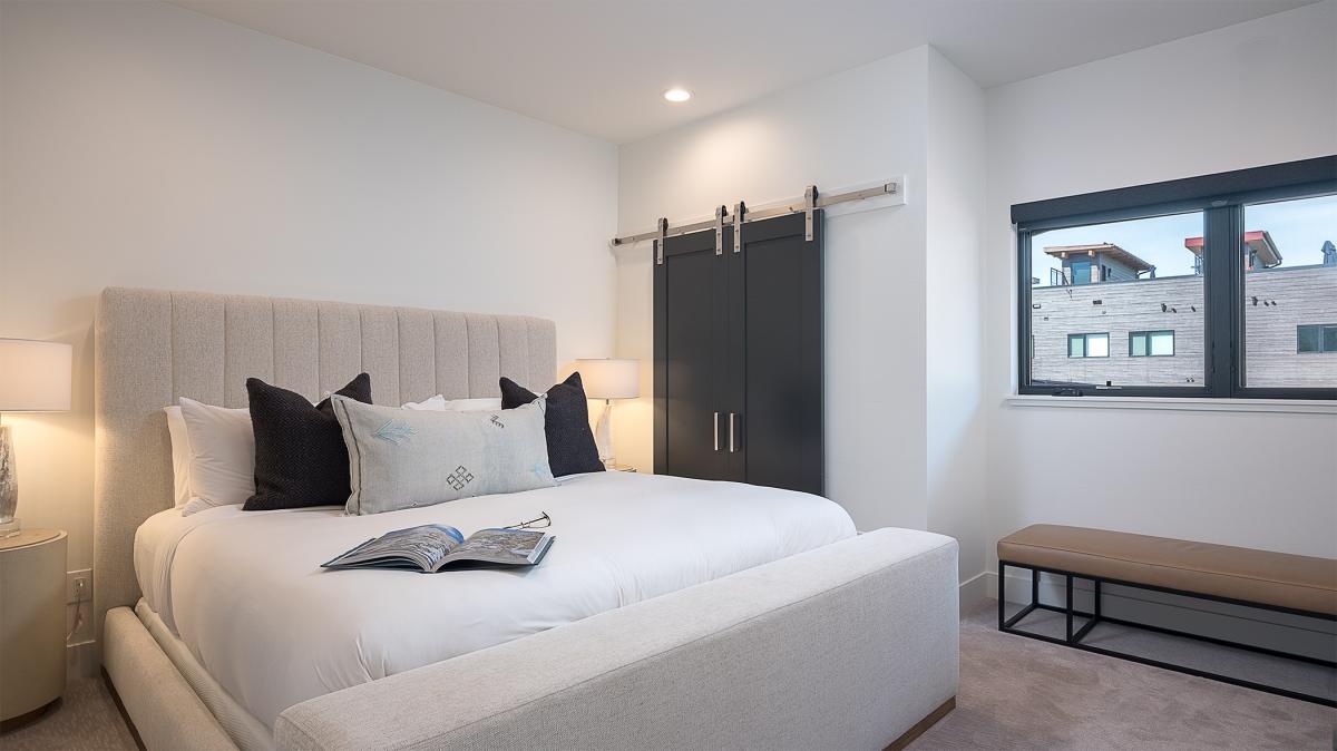 Principal House: Bedroom 3, Upper Level - King bed