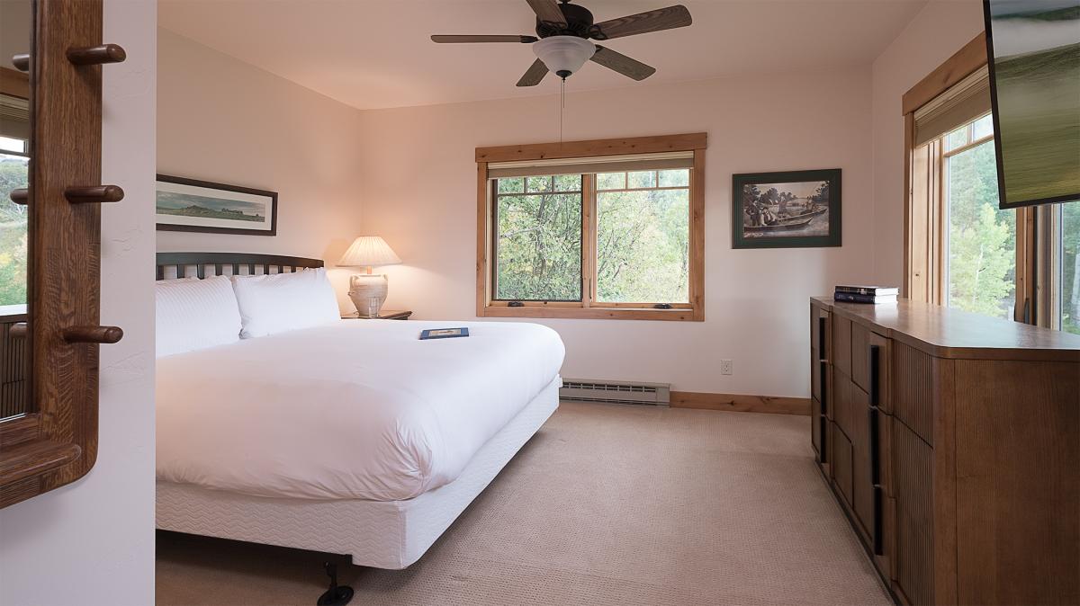 Bedroom 4, Lower Level - King suite