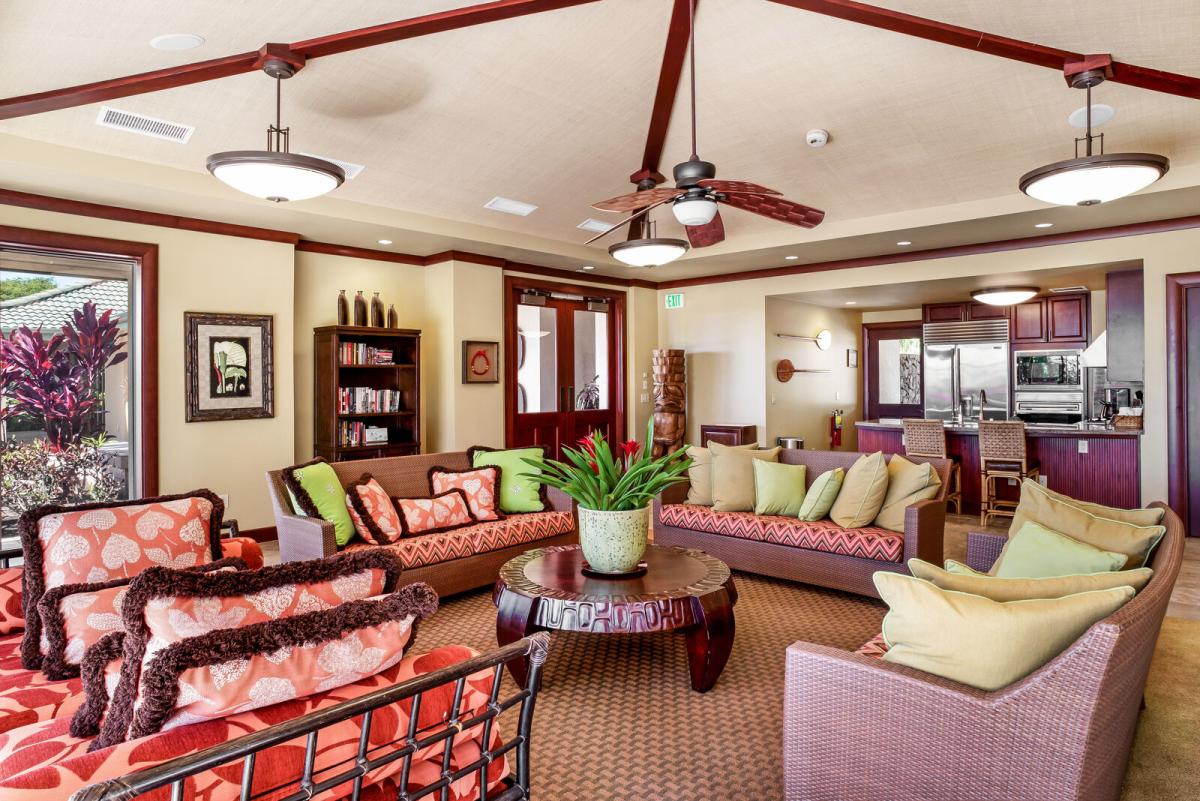 Relax in the clubhouse’s inviting lounge area — ideal for reading, cocktails, or socializing with fellow guests.