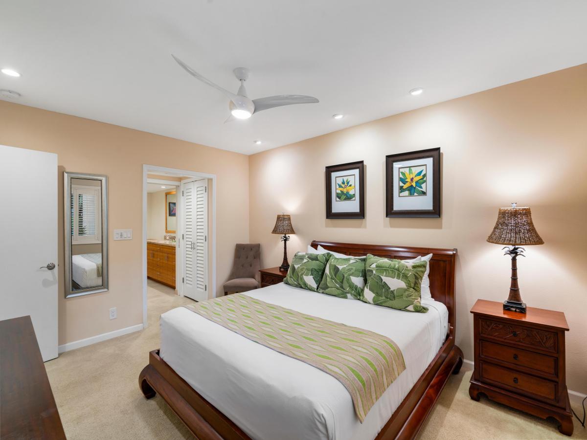 Bedroom with Bathroom