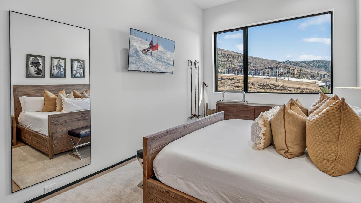 Bedroom 4, Lower Level - King bedroom