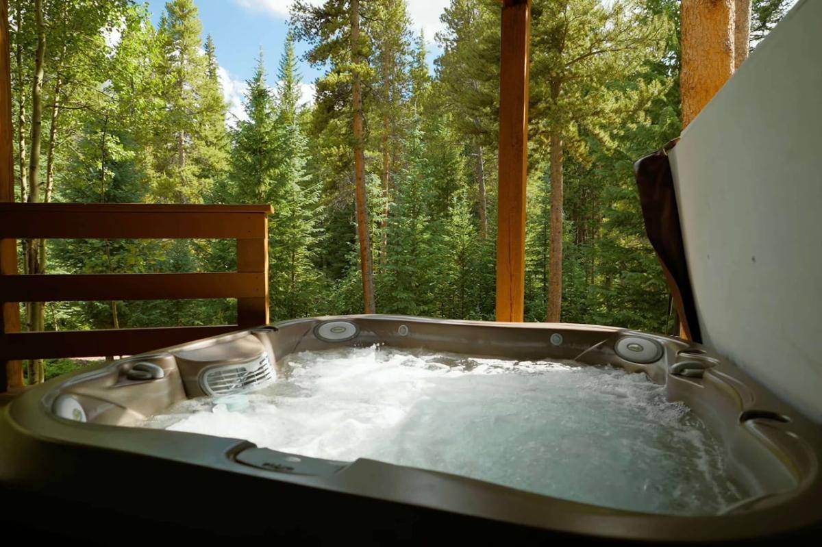 breckenridge-lodge-private-hot-tub