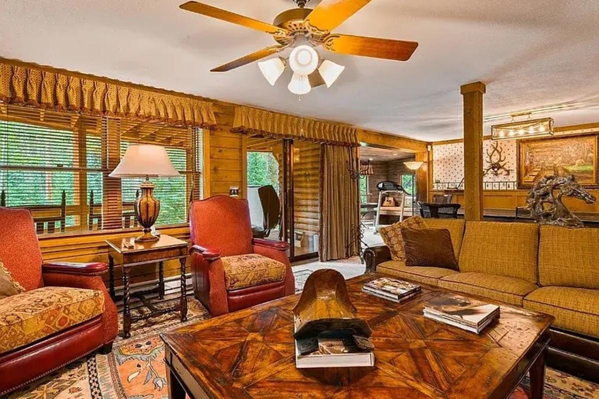 Living Area / Game Room - Serendipity Lodge - Breckenridge Vacation Rental