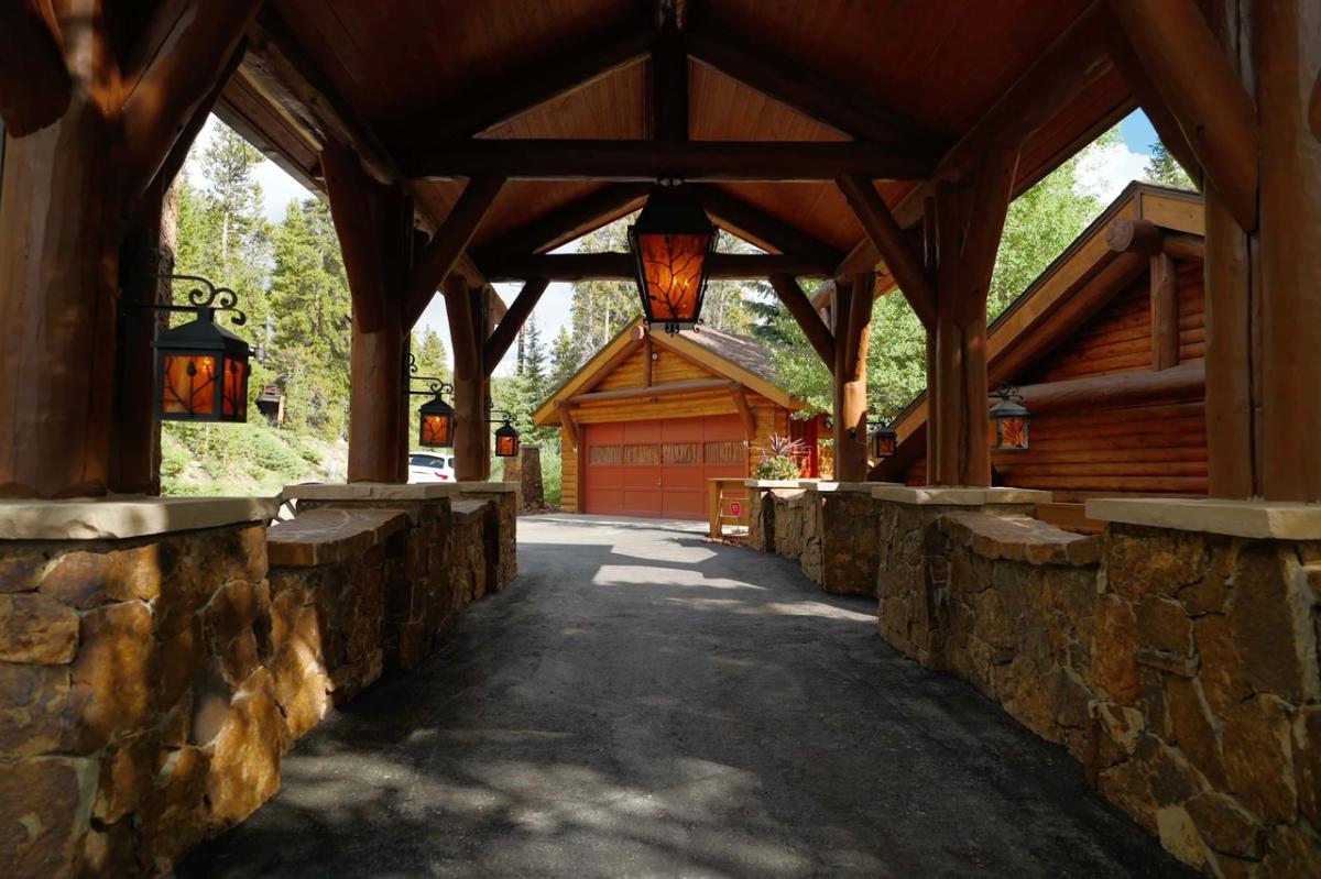Exterior - Serendipity Lodge - Breckenridge Vacation Rental