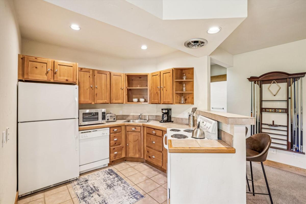 Kitchen - Little Bear Lodge - Breckenridge Vacation Rental