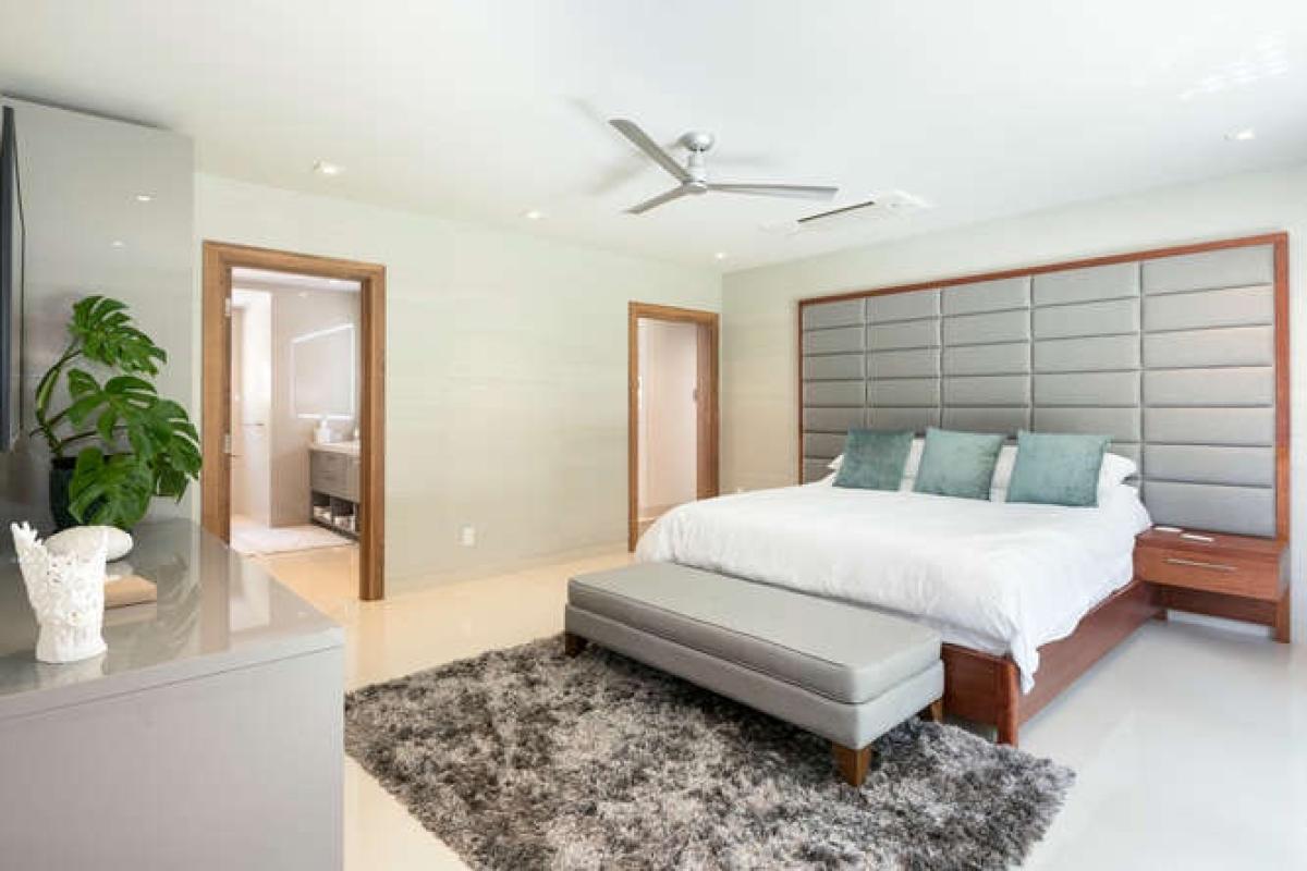 Diamond Head Beachfront Estate