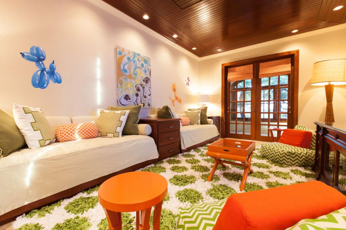 Kids lounge, can potentially host 2 kids (2 twin beds)