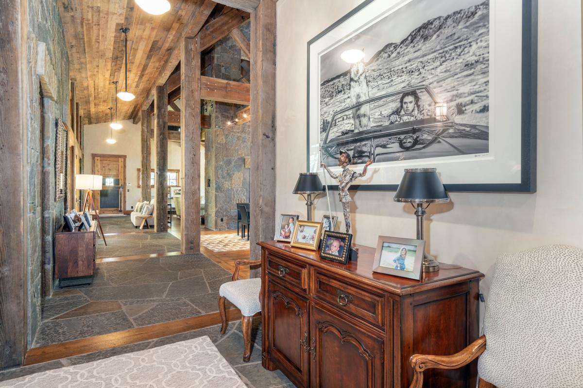 4-robbers-roost-mountain-village-hall