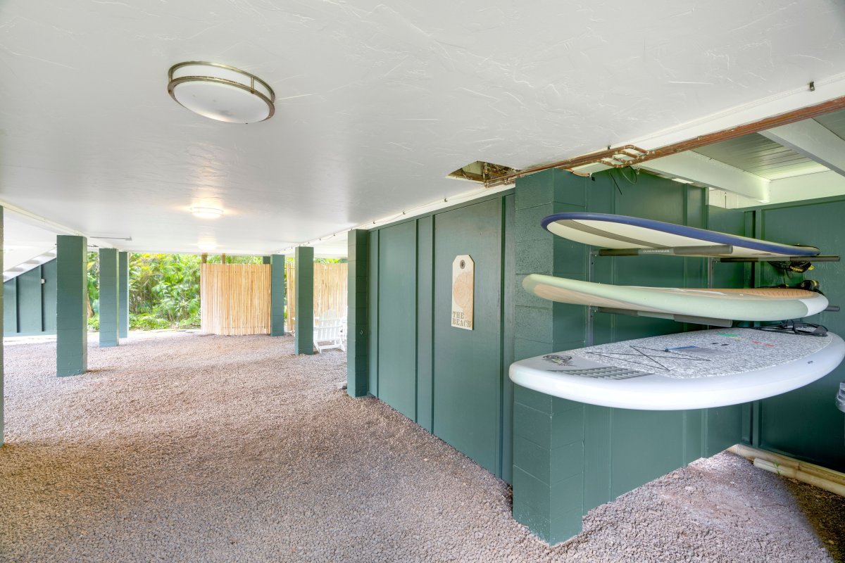 Great under area to the house for beach gear and more