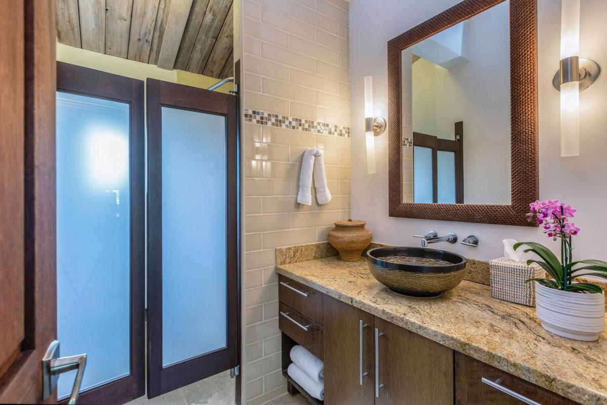 Upstairs hallway bathroom