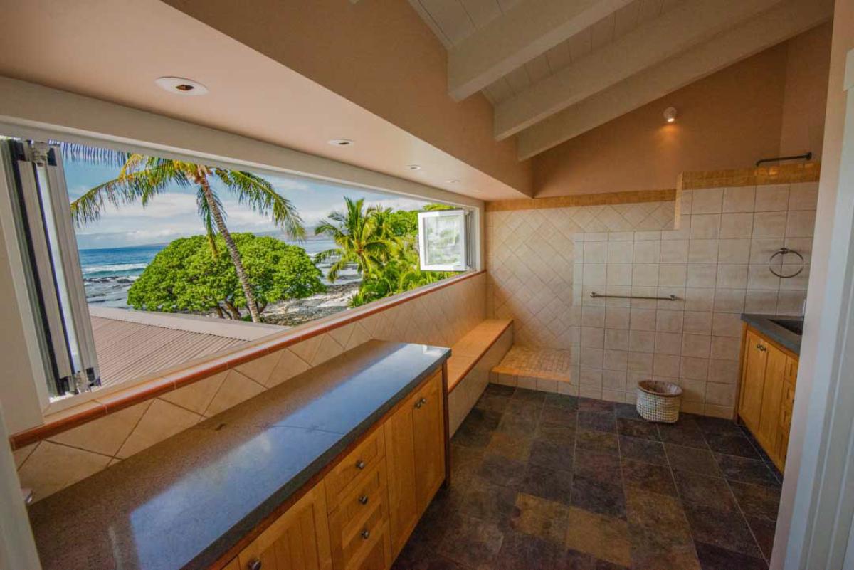 18 owner's bathroom