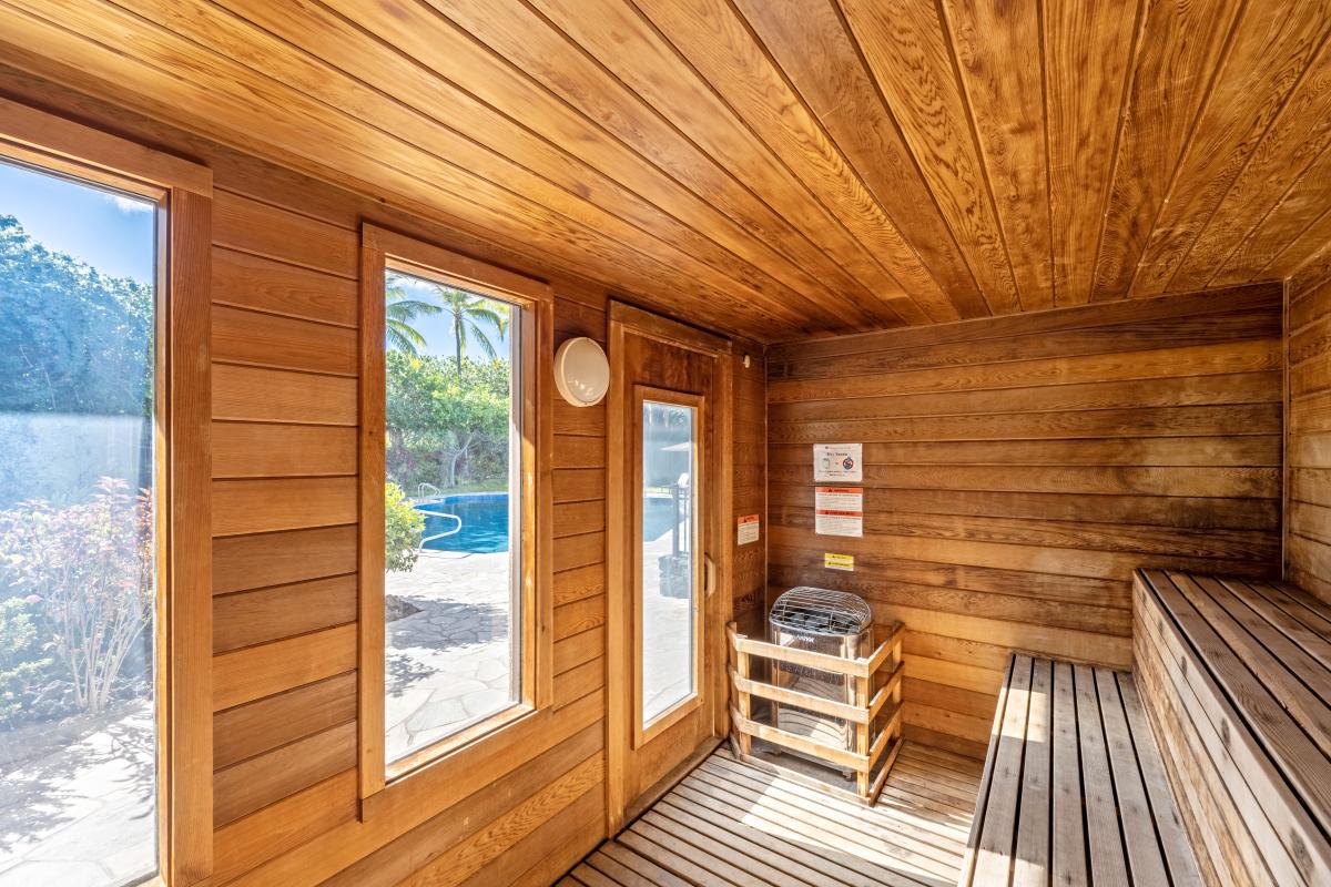 Enjoy our complimentary poolside dry sauna, designed to promote relaxation by increasing circulation and supporting muscle recovery after a day of exploring the Island of Hawaii.