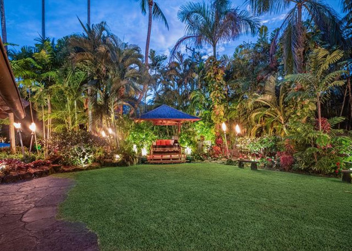 Paul Mitchell Estate - Lanikai Beach