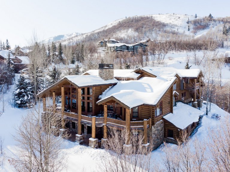 Alpine Woodcrest Ski Lodge