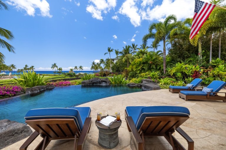 Ocean View Pauoa Beach Rentals
