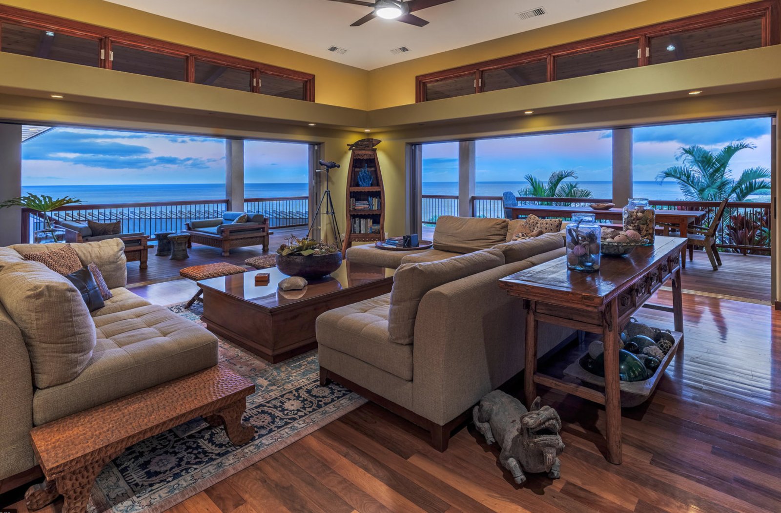 Whales Play at Kohala Waterfront Big Island Vacation Rental Exotic