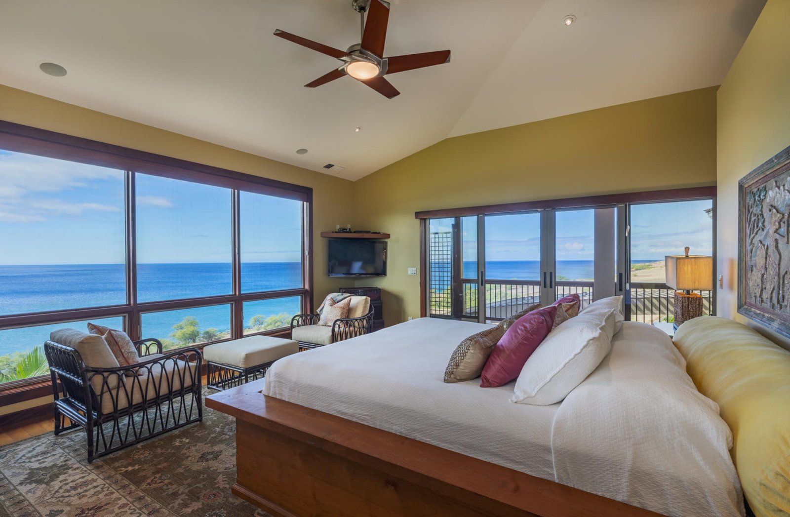 Whales Play at Kohala Waterfront Big Island Vacation Rental Exotic