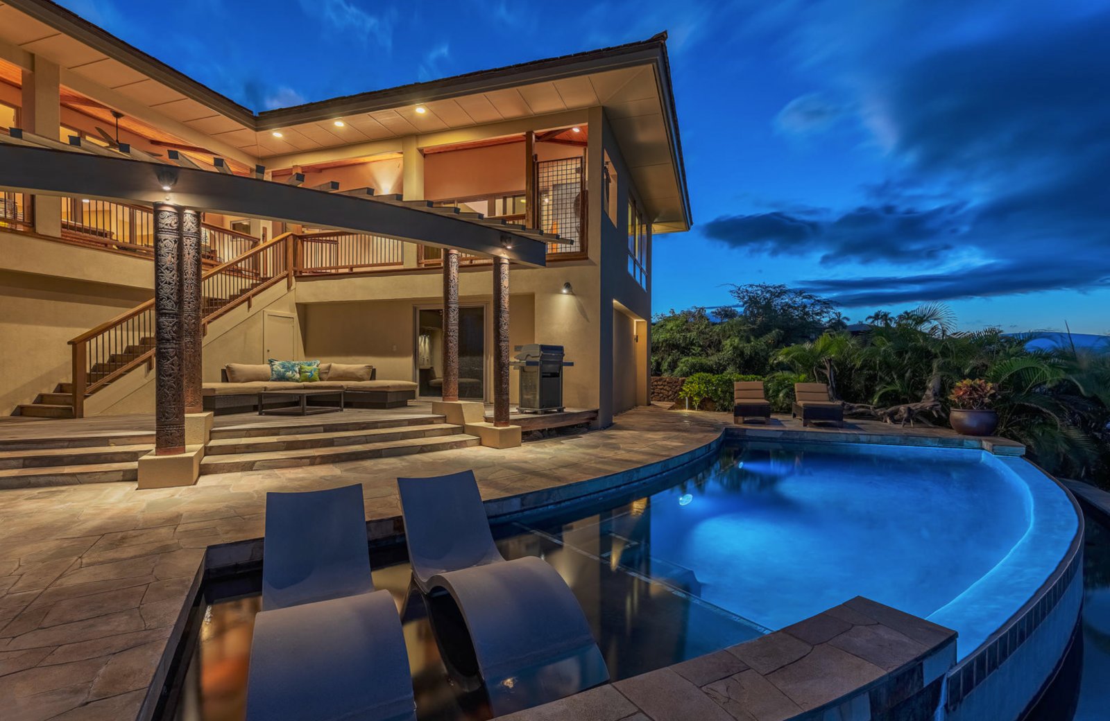 Whales Play at Kohala Waterfront Big Island Vacation Rental Exotic